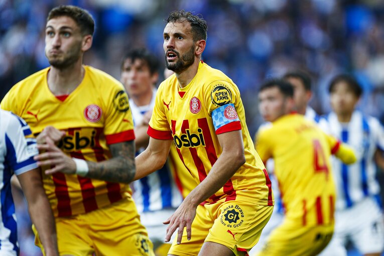 久保建英PK獲得＋シルバに絶妙アシストもドローに落胆　だが翌朝「クボ表紙の新聞」を持った地元のおじさんが…カメラマンは見た(31)