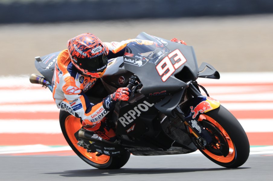 マルケス「どん底から抜け出せるんじゃないか」開幕直前MotoGPテストの慎重な走りに見えた王座奪還の可能性<Number Web> photograph by Satoshi Endo