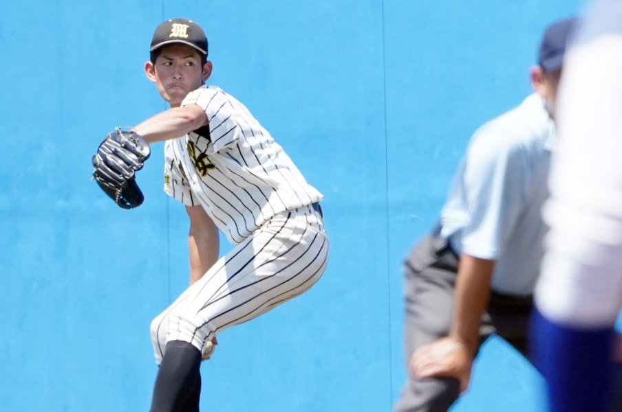 《甲子園》大会No.1右腕・風間球打(ノースアジア大明桜)がただの“本格派”ではない理由…勝負パターンが逆?<Number Web> photograph by Sankei Shimbun