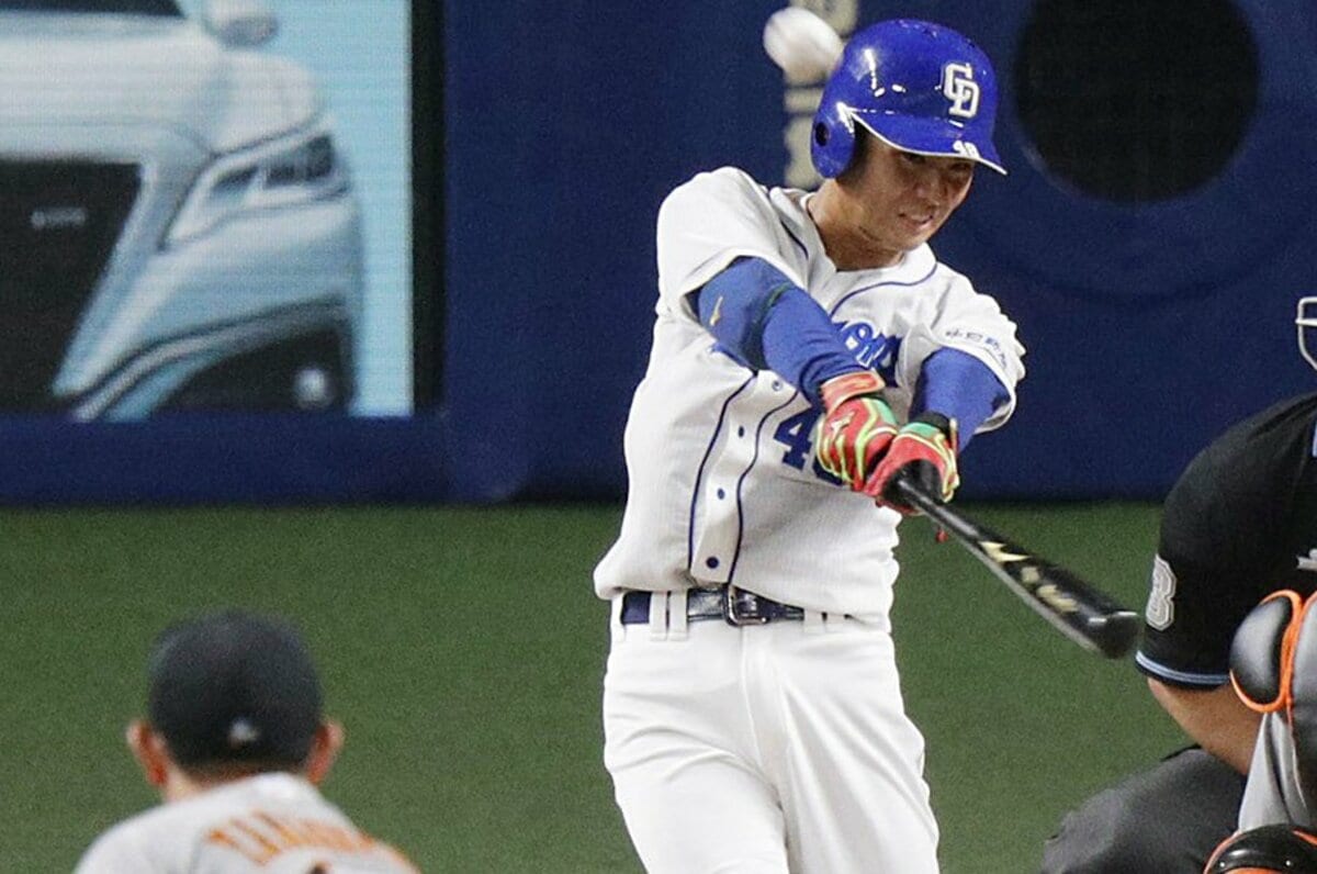 アライバ”のDNAを継ぐ25歳。与田監督が光らせる溝脇隼人の才。（2／3） - プロ野球 - Number Web - ナンバー