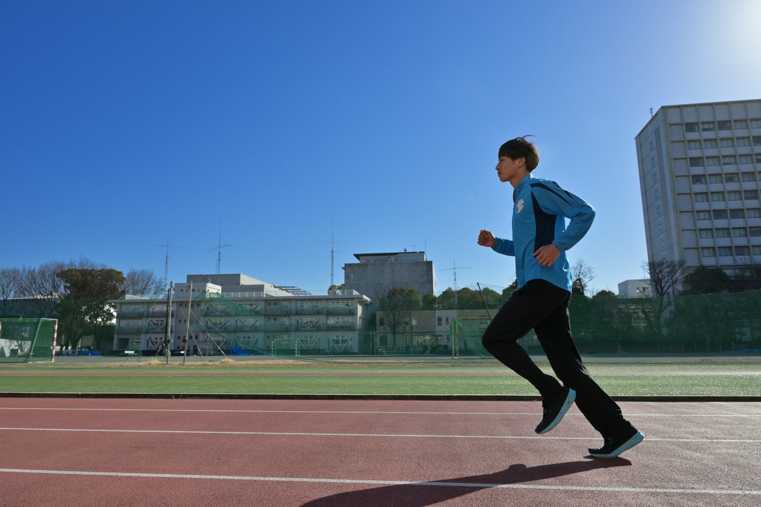 古川さんは研究の傍ら、東大駒場キャンパスのトラック等で練習をしている