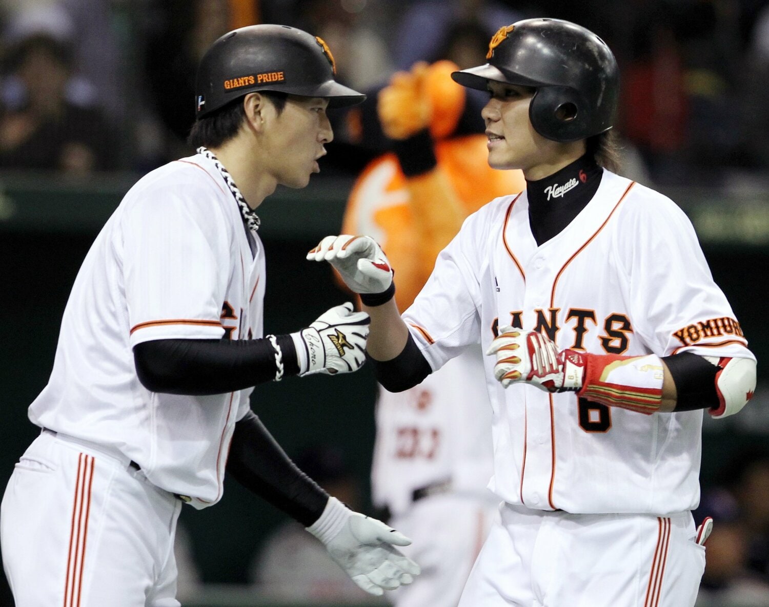 2006年高校生ドラフト外れ1位で入団した坂本勇人（1988年生まれ、33歳）。長野は84年生まれ、37歳。“サカチョーコンビ”にとってどんな新シーズンになるのか　©JIJI PRESS