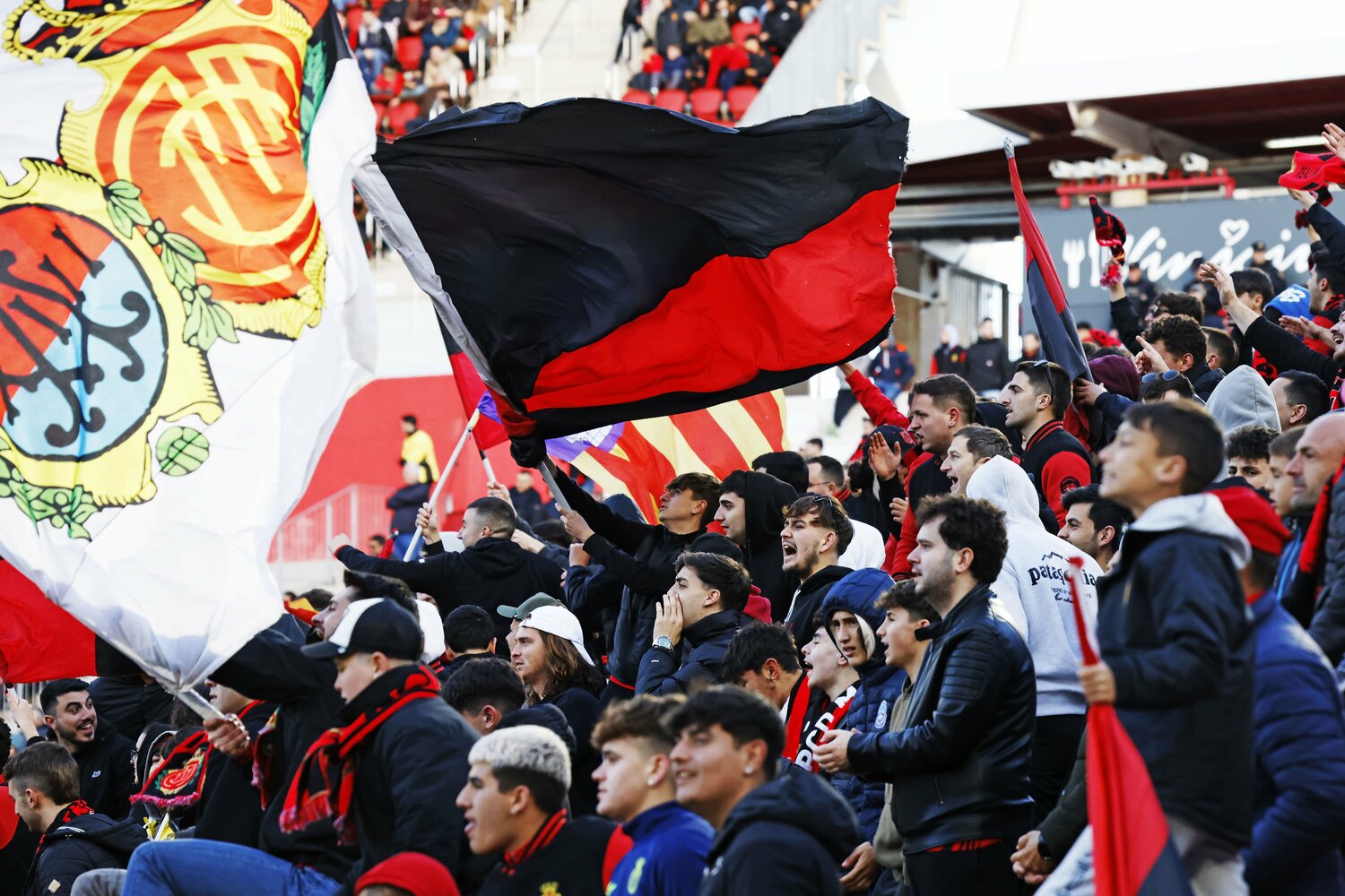 ゴール直後には、ゴール裏サポーターから大きな浅野コールが飛んだ