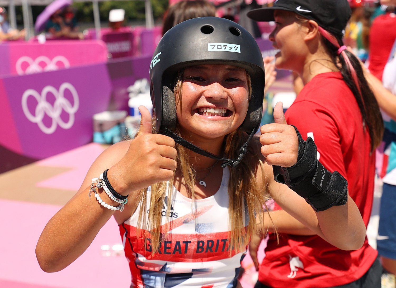 カメラに愛嬌を見せるスカイブラウン ©Getty Images