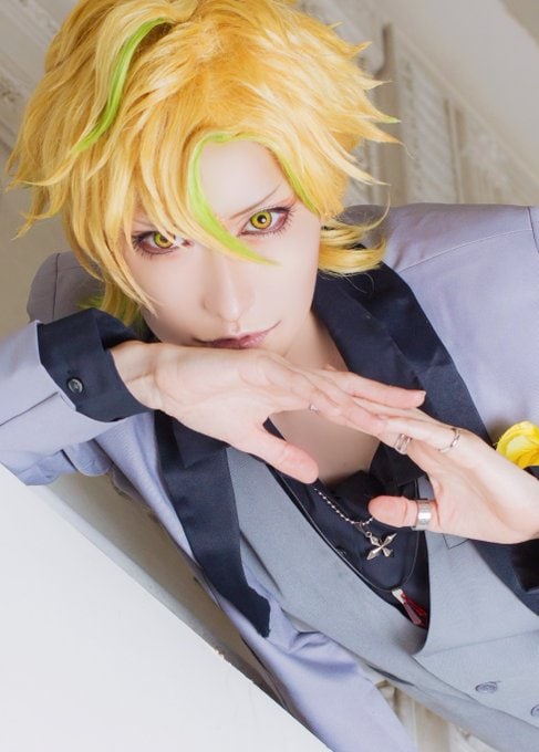 現在も人気コスプレイヤー「蓮弥」として活躍する絹川さん。写真は人気アニメの『ヒプノシスマイク』のキャラクター／本人提供