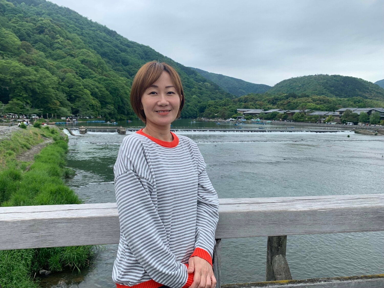 インタビューに応じてくれた佐野優子さん。出店場所は、高校時代から慣れ親しんだ“嵐山”にこだわった（筆者撮影）