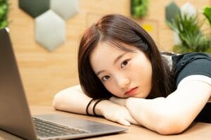 【話題記事】「一体、私は誰のために滑っているのか」止まない誹謗中傷、挫折…どん底の本田真凜を救った“浅田真央の1時間レッスン”〈特別グラビアあり〉