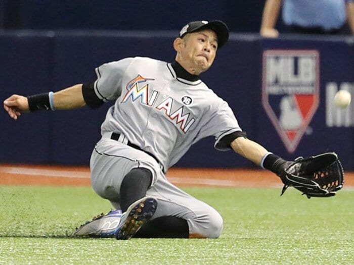 「イチローのプレーには気品がある」監督大絶賛も……第4外野手の苦悩が。<Number Web> photograph by Kyodo News