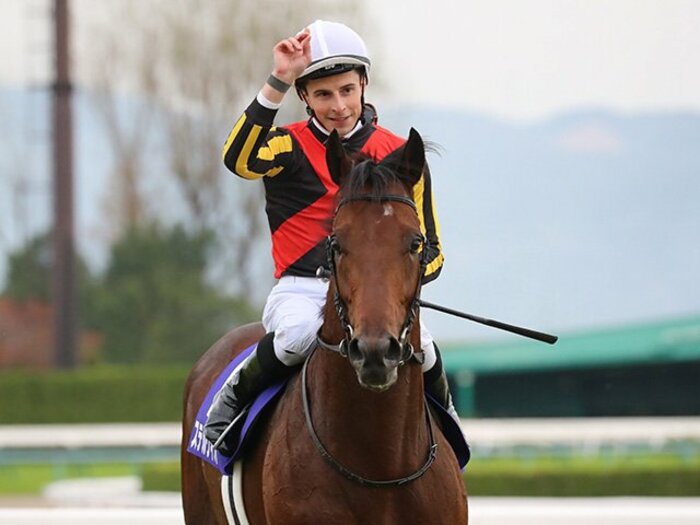 ステルヴィオが秋のマイル王者戴冠。電光石火の手綱さばきに脱帽。＜Number Web＞ photograph by Yuji Takahashi