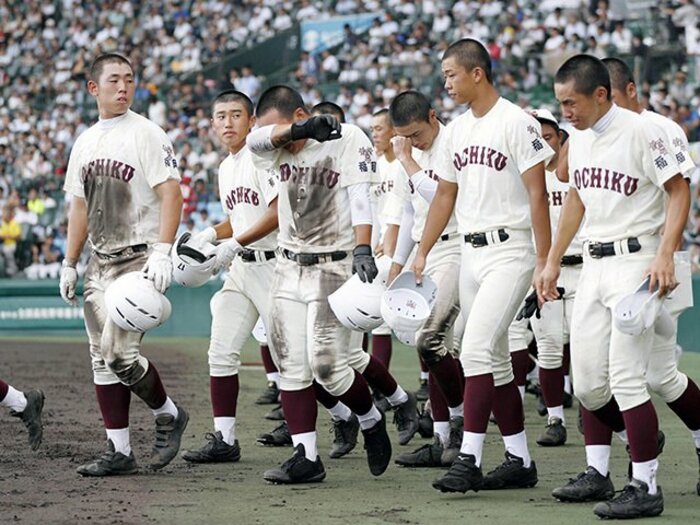 東筑監督「僕は野球を教えるだけ」青野浩彦が人間教育を叫ばない理由。<Number Web> photograph by Kyodo News