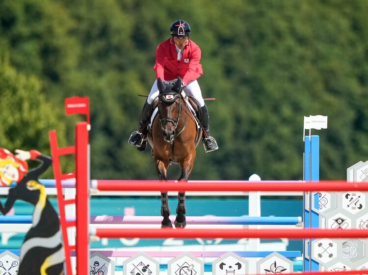 乗っていないと言うこと聞かない」愛馬と“初老”タッグで奇跡のメダル