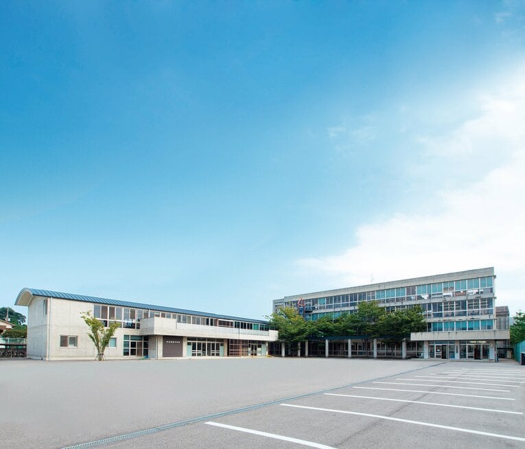 ©︎学校法人今治明徳学園