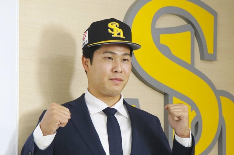 2年前のカープ戦力外を経て、昨年12月にソフトバンクと育成契約を結んだ藤井皓哉 ／ photograph by KYODO