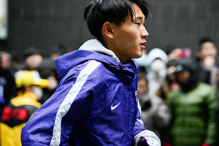 アップする篠原　©Nanae Suzuki