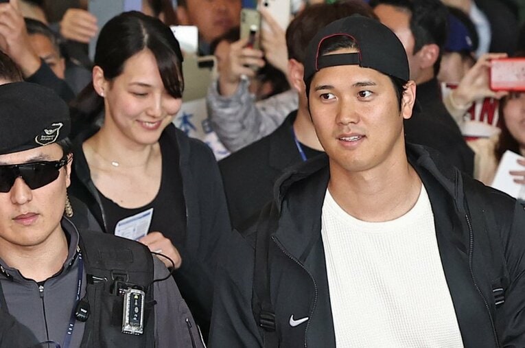 大谷翔平の到着に沸いた仁川空港 ／ photograph by JIJI PRESS