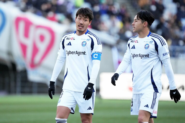 第2節では昌子源（左）の縦パスを受けアシストを記録　©︎Getty Images