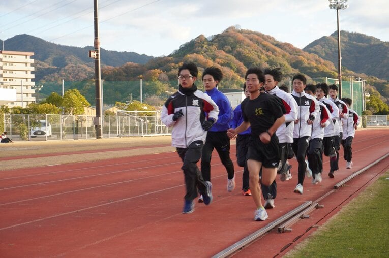 一昨年の全中駅伝では4位に食いこんだ坂中陸上部の選手たち　©NumberWeb