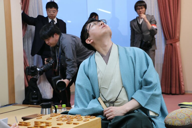 王将戦第5局、激選後の2人の様子（写真は右に続きます）　©Shintaro Okawa