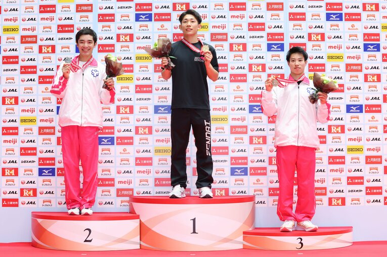 体操・白井健三は最後に笑顔で手を振った　24歳で引退の“ひねり王子”がガッツポーズで競技を終えるまで(8)