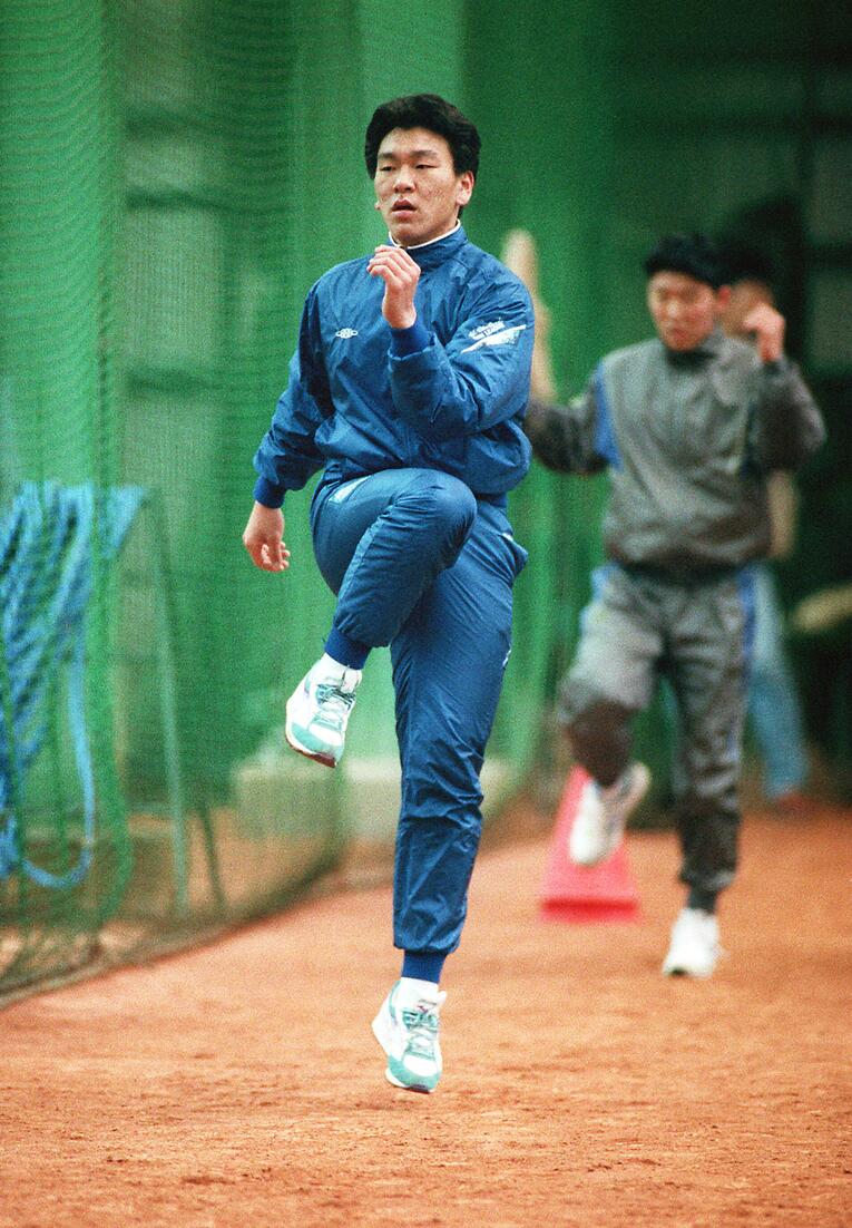 1992年ドラフト4球団競合の末、巨人入りした松井秀喜（写真は1993年の自主練で）　©JIJI PRESS