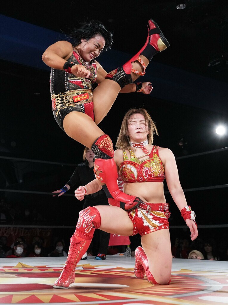 フィニッシュとなった里村明衣子のスコーピオライジング　©Essei Hara