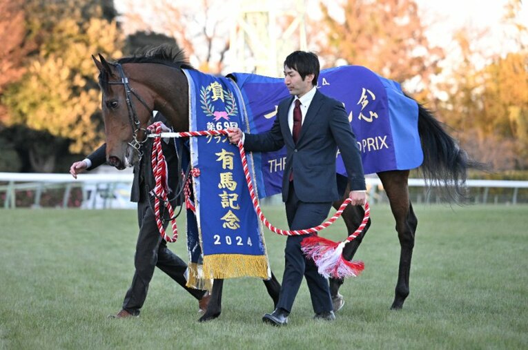 3歳牝馬として64年ぶりに有馬記念で優勝したレガレイラ。レース前にはドウデュースの出走取消もあり、年の瀬まで「乱」に満ちた一年だった ／ photograph by Keiji Ishikawa