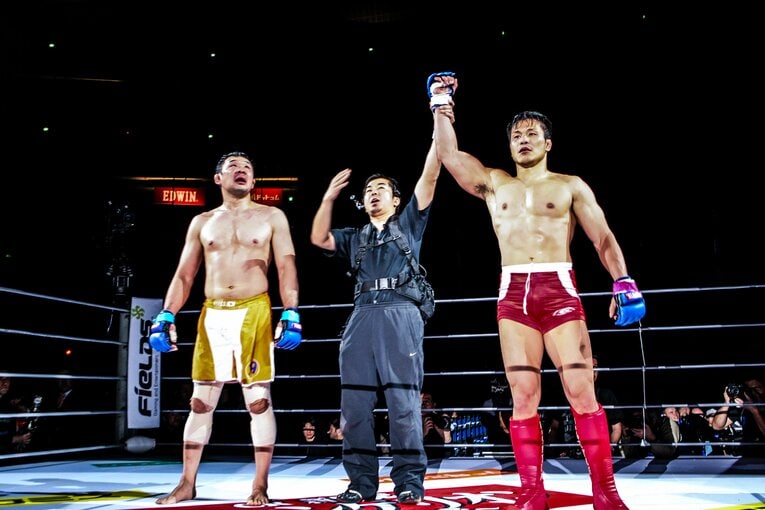 試合は判定で田村が勝利を収めた