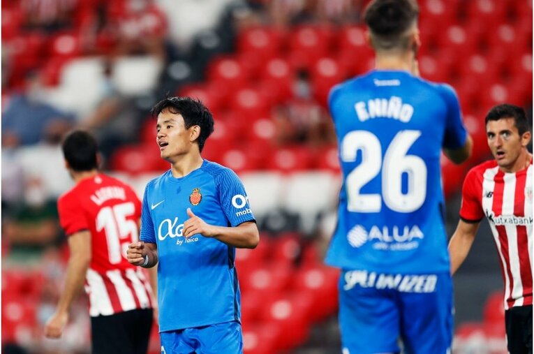 久保建英を間近で撮って気づいた《試合前ルーティンとファールを受けた後のクセ》 韓国の至宝イ・ガンインとの共存はどうなる？(24)