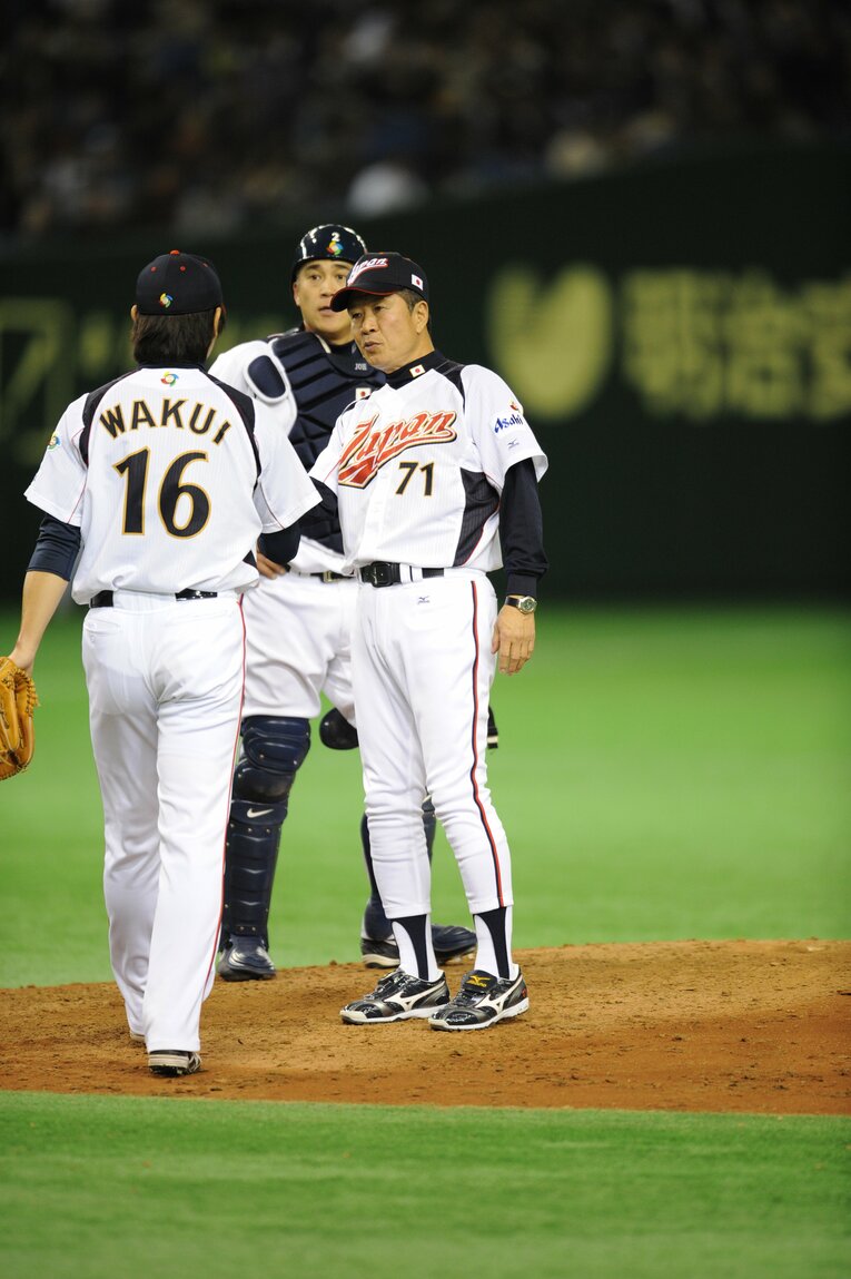 涌井秀章、山田久志コーチ　©︎Naoya Sanuki