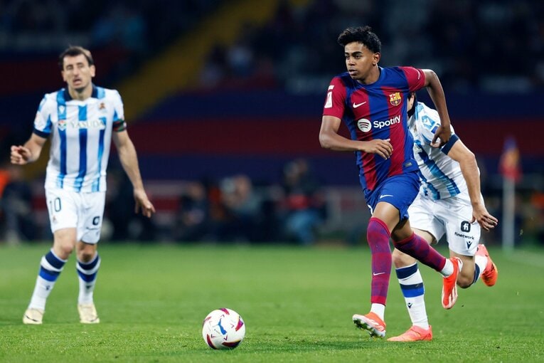 先手を奪うゴールを決めたバルサのヤマル