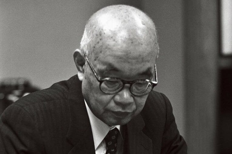 1992年3月、大山康晴はがんと闘いながら名人挑戦権を争う順位戦A級プレーオフに進出。同年7月、A級在籍のまま69歳でこの世を去った ／ photograph by Masaru Tsurumaki