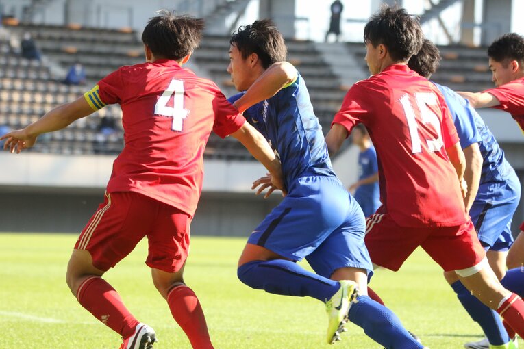 キャプテン同士マッチアップする場面もあった　©Takahito Anto