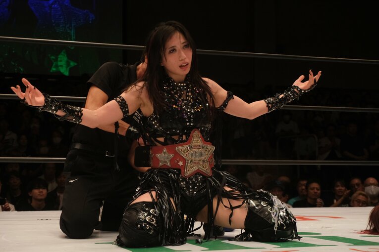 無料中継でも話題を集めた上谷沙弥vsAZM（9月27日）　©Norihiro Hashimoto