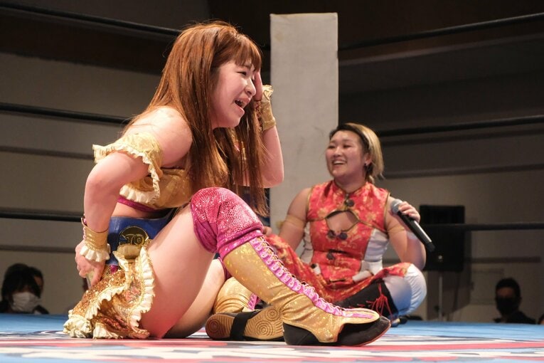 春輝つくし（左）