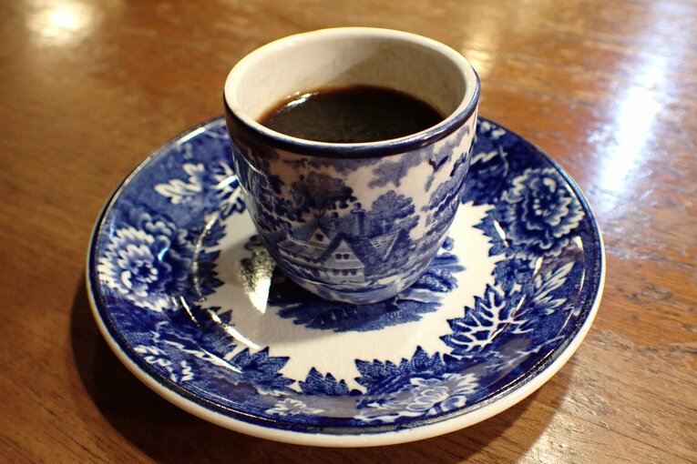 猪木が1杯目に飲んだランブレッソ。濃くて冷たい　©Essei Hara