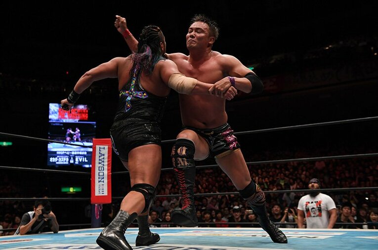 EVILに完勝し、試合後には「内藤さん、あなたは絶対に勝つことができない」とコメントしたオカダ。 ／ photograph by Essei Hara