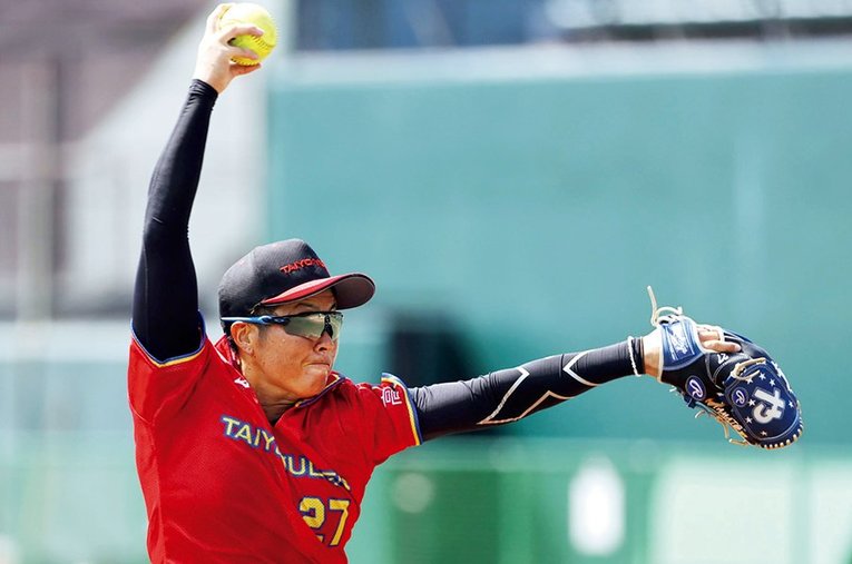 東京五輪出場国の代表候補が集まる日本リーグは高レベル。藤田倭が掲げる打撃向上にも恰好の鍛錬の場となる ／ photograph by KYODO