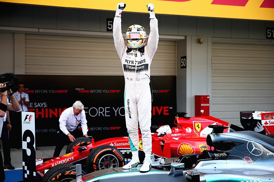 日本GPでハミルトンとアロンソに明暗。セナと並ぶ勝利数と“GP2”の屈辱。<Number Web> photograph by Getty Images