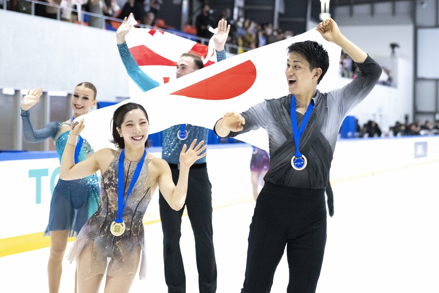 自己ベストに迫るスコアで優勝を果たしたりくりゅうペア　©Asami Enomoto