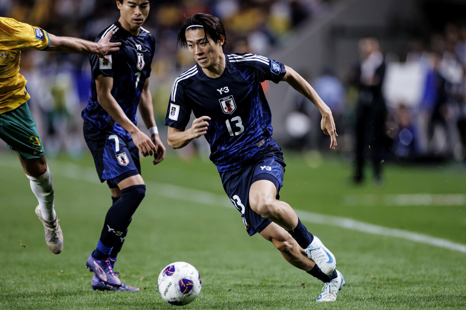 中村敬斗は三笘とともに左サイドで嫌な流れを打開した ©Kiichi Matsumoto