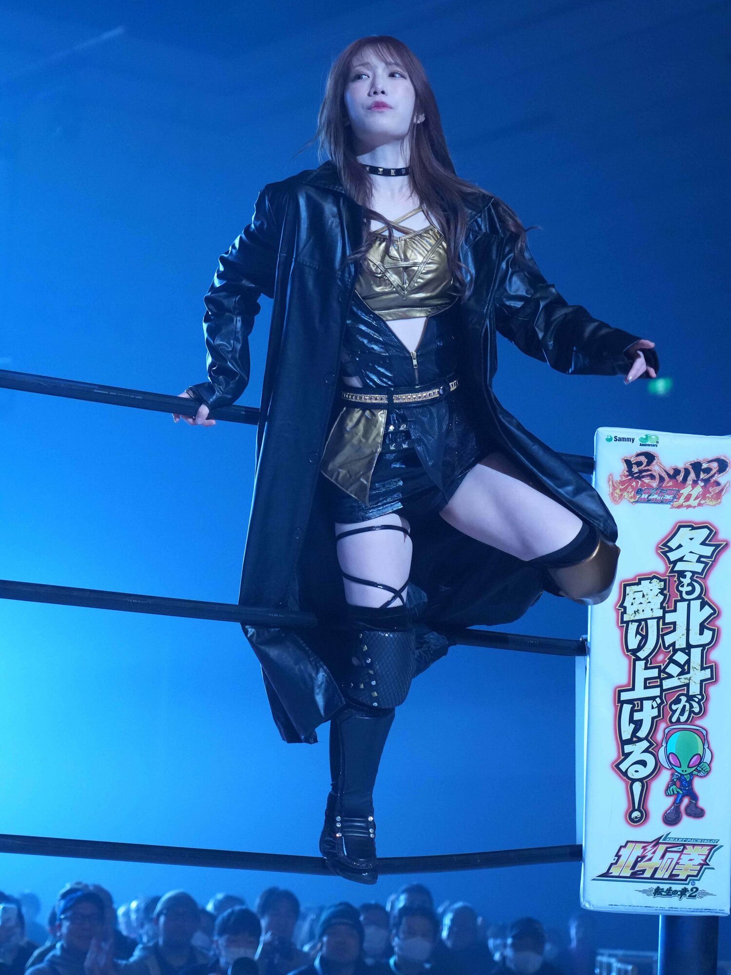 入場する鹿島沙希。2月7日、大阪府立体育会館　©Essei Hara