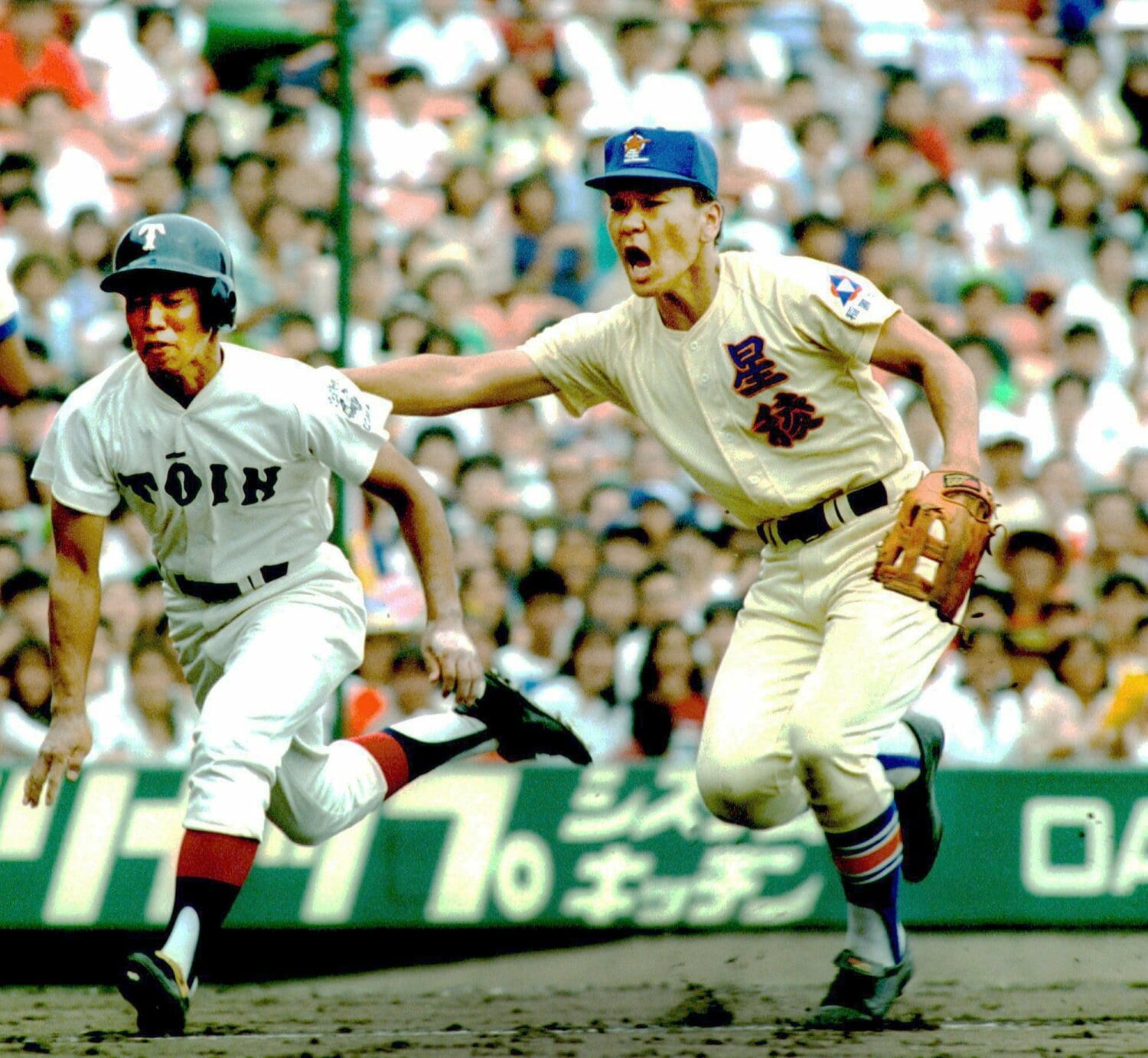 1991年夏の甲子園で対戦した萩原（左、大阪桐蔭）と松井　©Sankei Shimbun