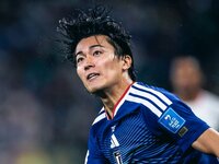 内田篤人のコーチ姿を見てよみがえった14年前の記憶 「U-19日本代表の
