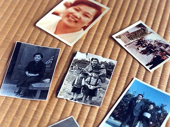 ご親族が保存していたキミ子さんの写真。蔦監督とのツーショットも。