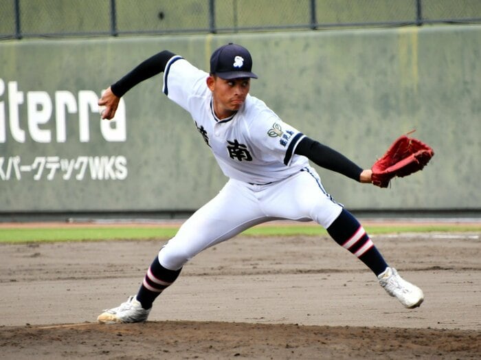 高校野球ベテラン記者が選ぶ“甲子園で見たかった”不出場選手たち…“昨夏全国ベスト4”強豪を「130キロ台で翻弄」、186cmの「大型サイドハンド」も？＜Number Web＞ photograph by Asahi Shimbun