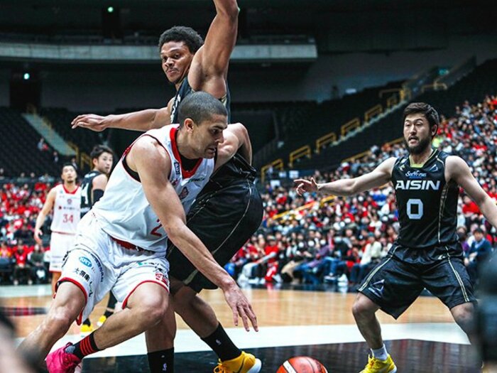 千葉ジェッツの天皇杯連覇は革命だ。6分間で20点差がついた魔の時間も。＜Number Web＞ photograph by Kiichi Matsumoto