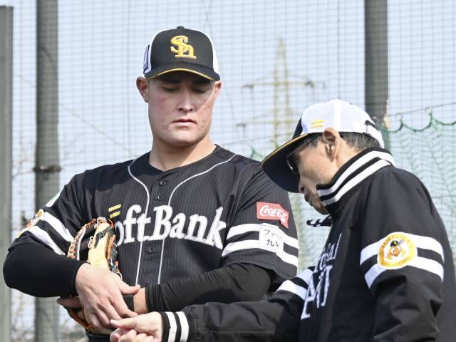 ソフトバンクから移籍させてくれ」は本当か？ 契約サイン保留直後