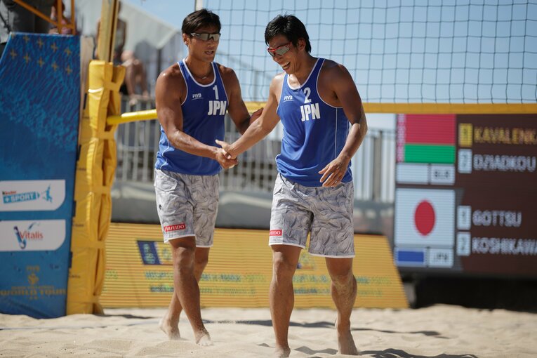 2017年、石島雄介（左）とタッグを組む越川　©︎Takahisa Hirano/AFLO