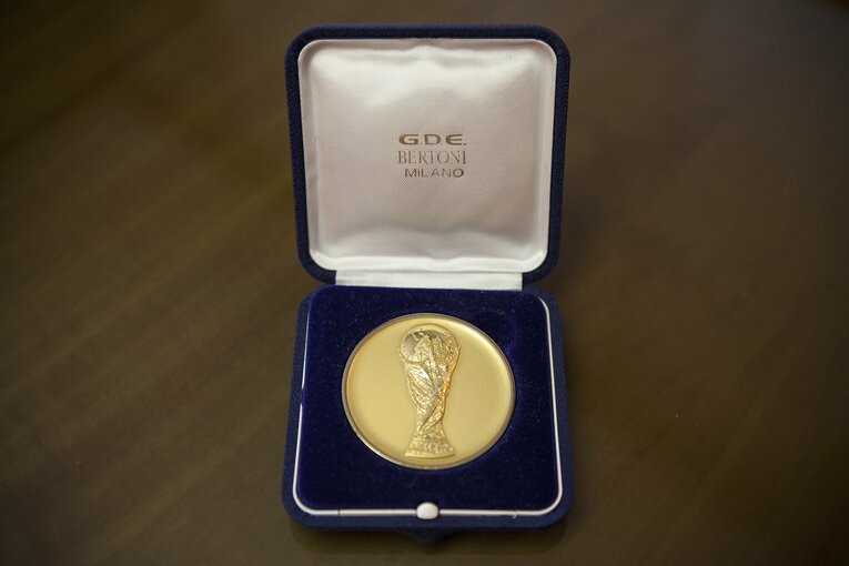 W杯製造工程の様子　©Paolo Vezzoli