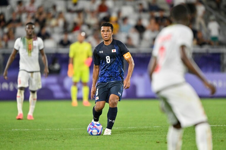 この日も中盤を取り仕切った藤田。トランジションとビルドアップでの柔軟性はこのチームの特徴と言える　©Takuya Nakachi/JMPA